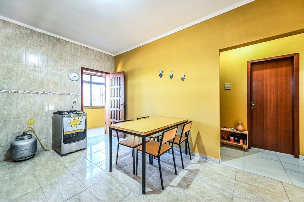 Casa para venda no bairro Agronomia em Porto Alegre