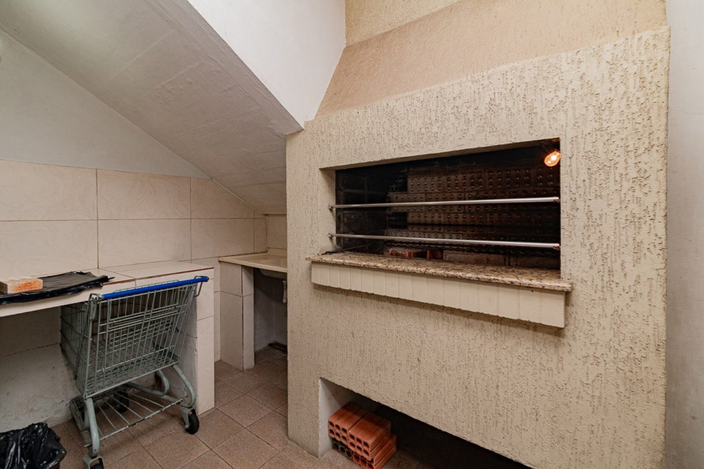 Apartamento para venda no bairro Vila Ipiranga em Porto Alegre