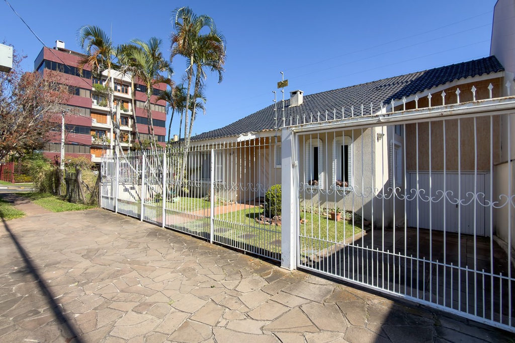 Casa para venda no bairro Jardim Planalto em Porto Alegre