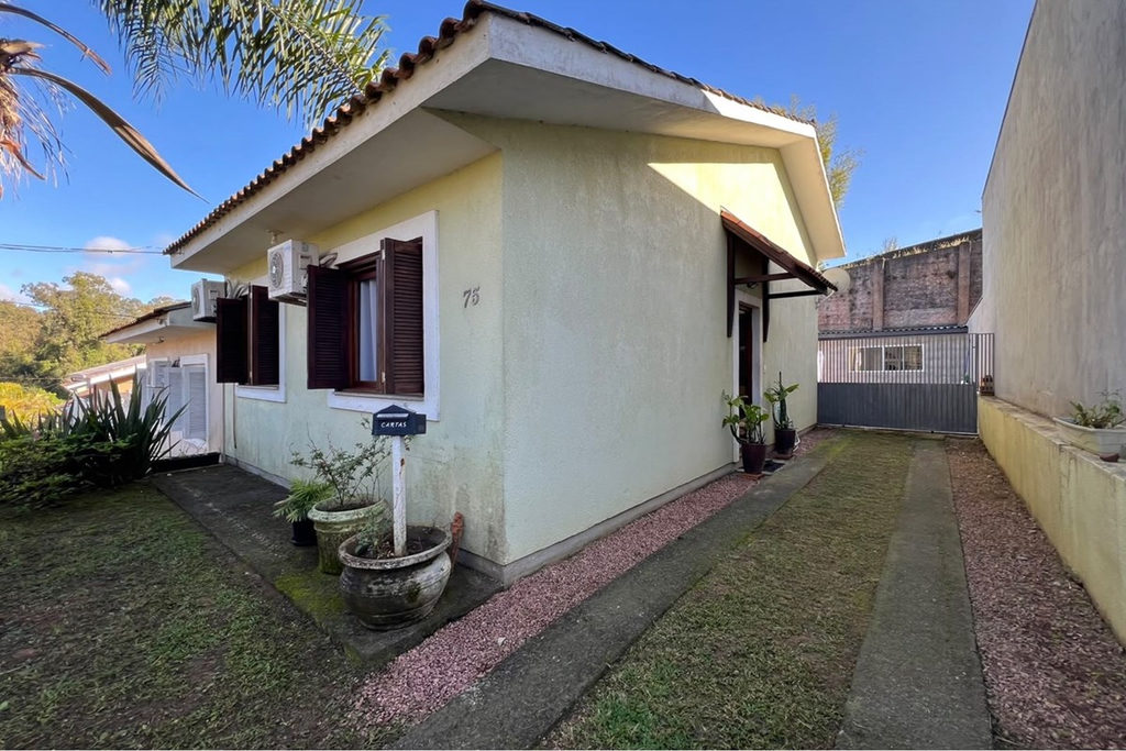 Casa em Condomínio para venda no bairro Lomba do Pinheiro em Porto Alegre