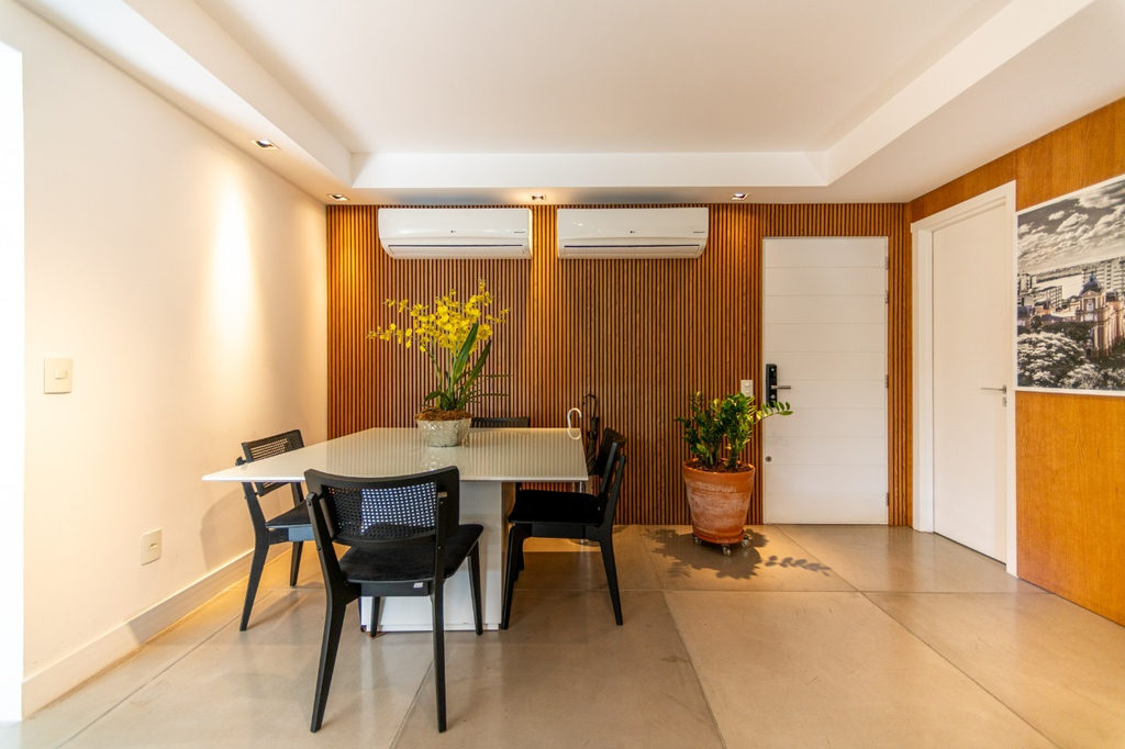 Apartamento para venda no bairro Vila Jardim em Porto Alegre