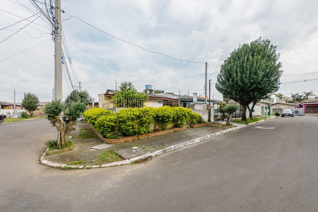 Casa para venda no bairro Guajuviras em Canoas