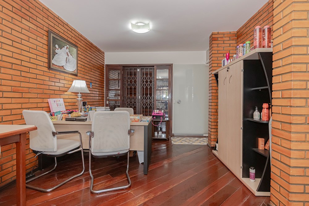 Casa para venda no bairro Jardim Itu Sabará em Porto Alegre