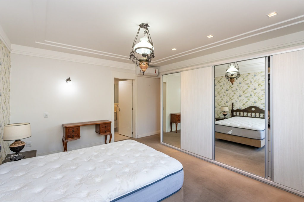 Apartamento para venda no bairro Moinhos de Vento em Porto Alegre