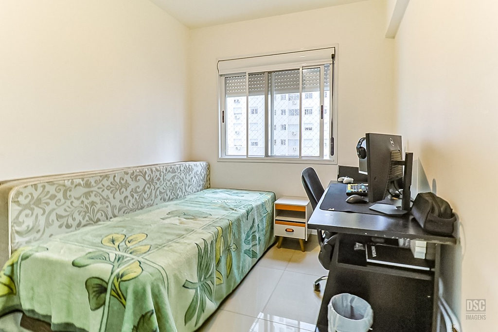 Apartamento para venda no bairro Vila Ipiranga em Porto Alegre
