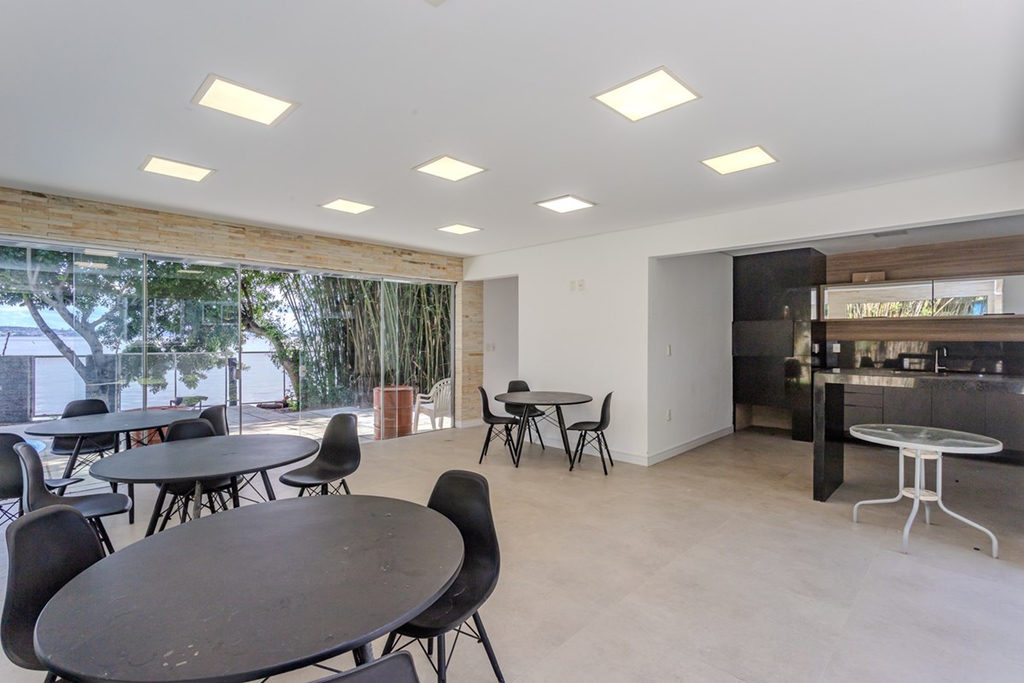 Casa para venda no bairro Tristeza em Porto Alegre
