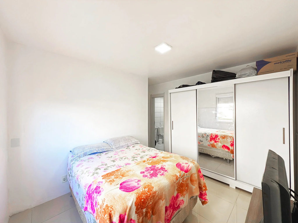 Apartamento para venda no bairro Cavalhada em Porto Alegre