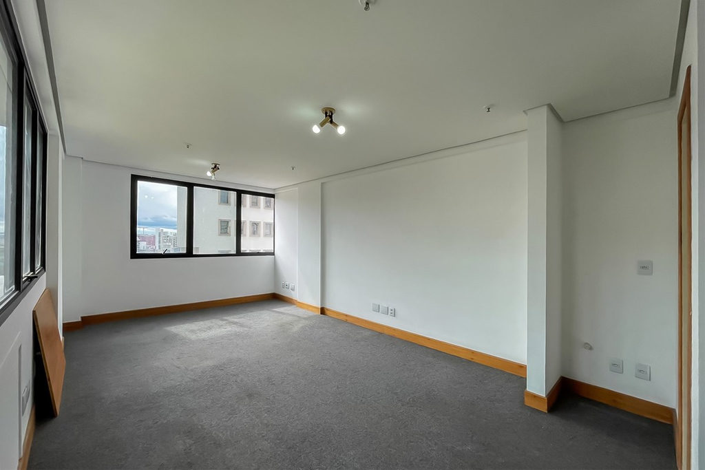 Sala para venda no bairro Petrópolis em Porto Alegre