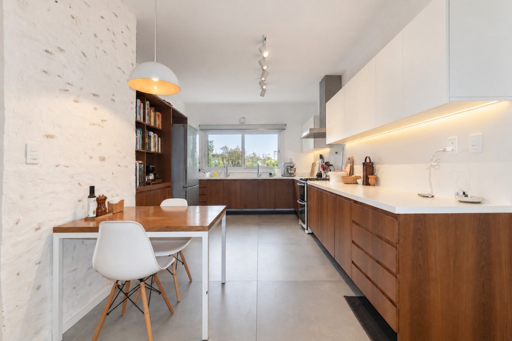 Casa para venda no bairro Três Figueiras em Porto Alegre