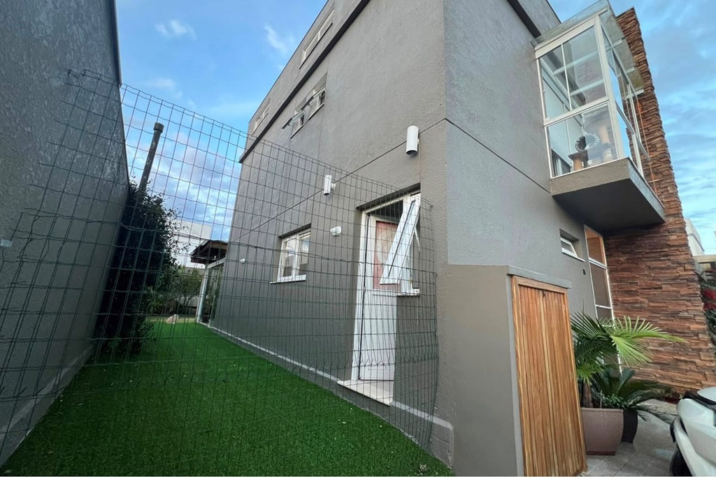 Casa em Condomínio para venda no bairro Lomba do Pinheiro em Porto Alegre