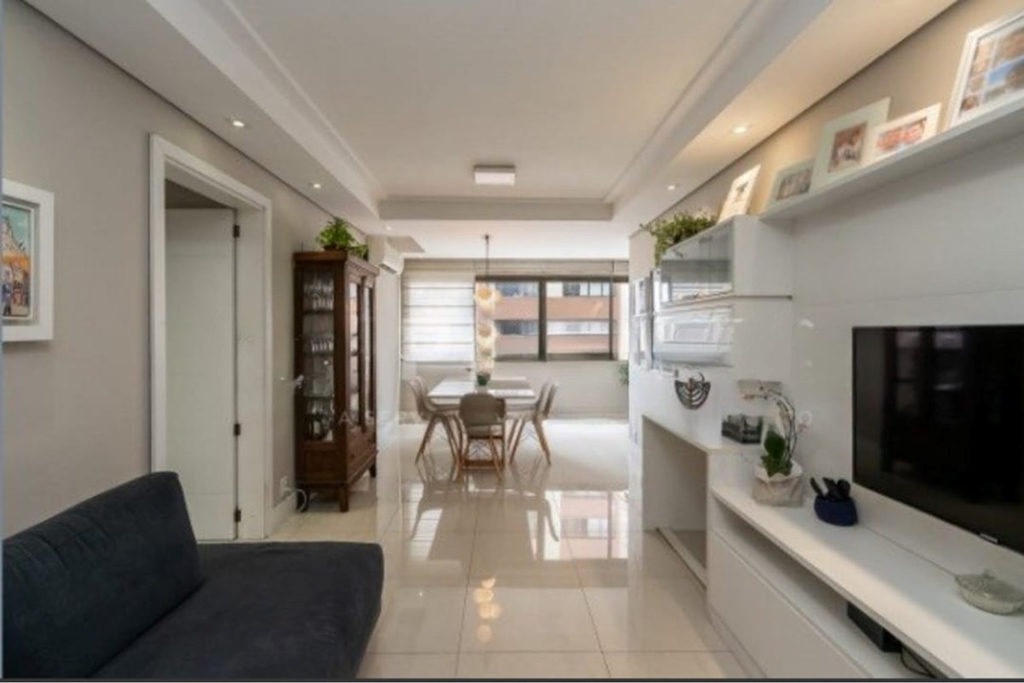 Apartamento para venda no bairro Vila Ipiranga em Porto Alegre