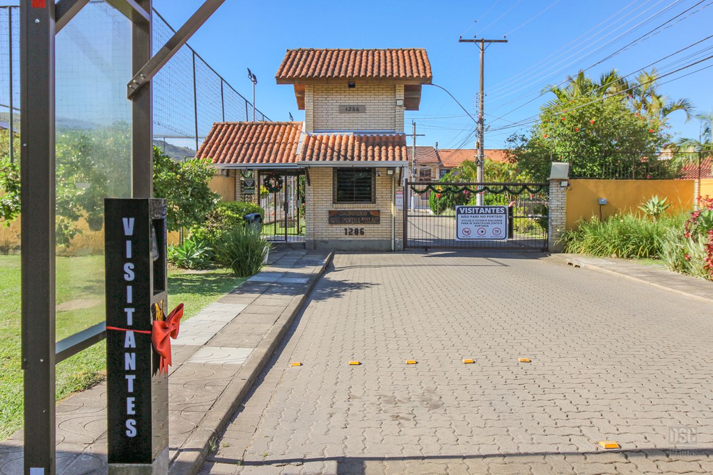 Casa para venda no bairro Hípica em Porto Alegre