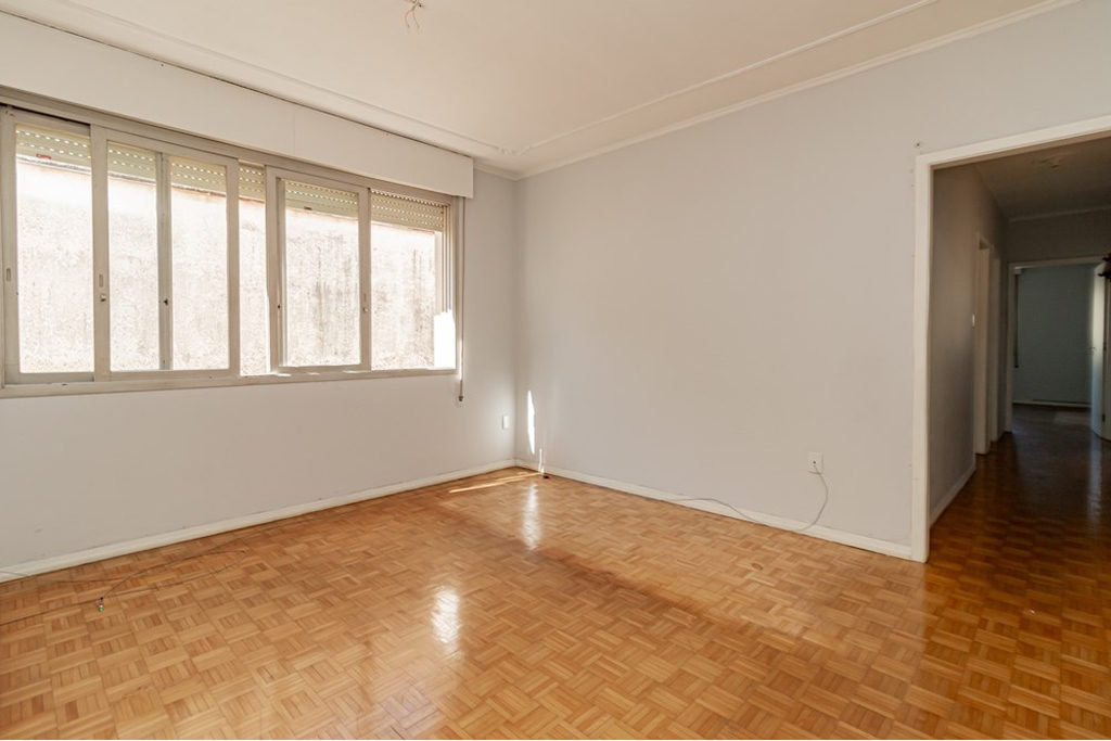 Apartamento para venda no bairro Medianeira em Porto Alegre