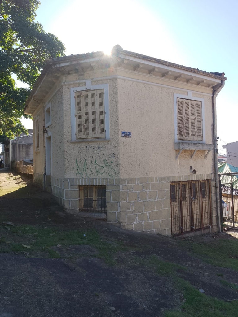 Casa para venda no bairro Santo Antônio em Porto Alegre