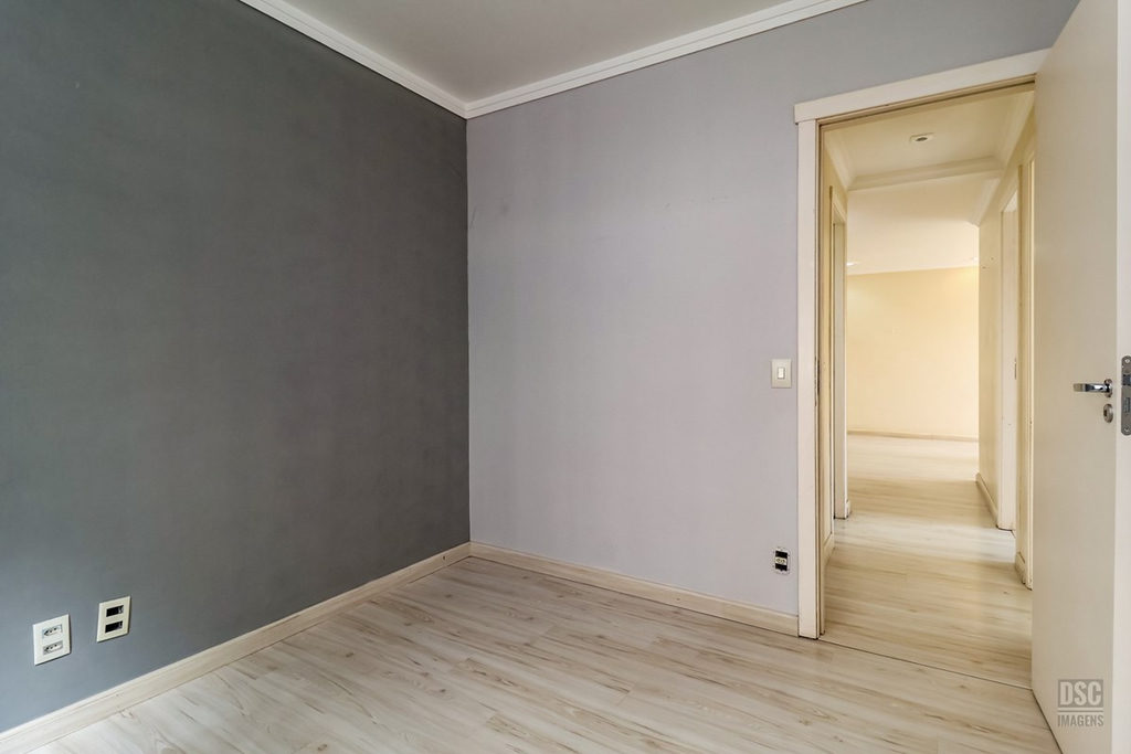 Apartamento para venda no bairro Vila Ipiranga em Porto Alegre