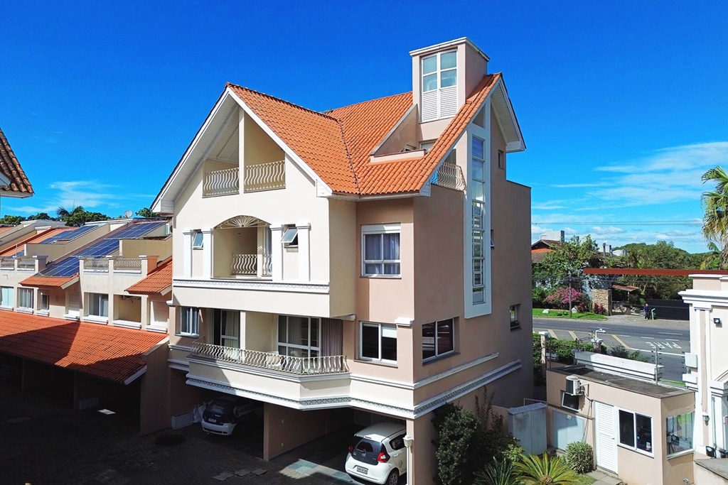 Casa em Condomínio para venda no bairro Pedra Redonda em Porto Alegre