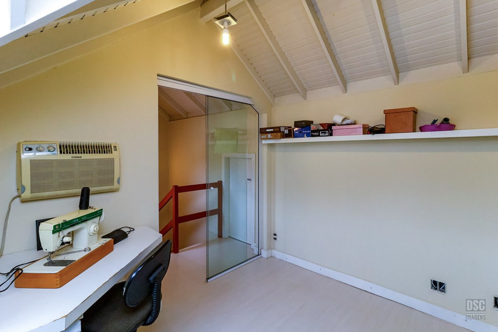 Casa para venda no bairro Jardim Itu em Porto Alegre