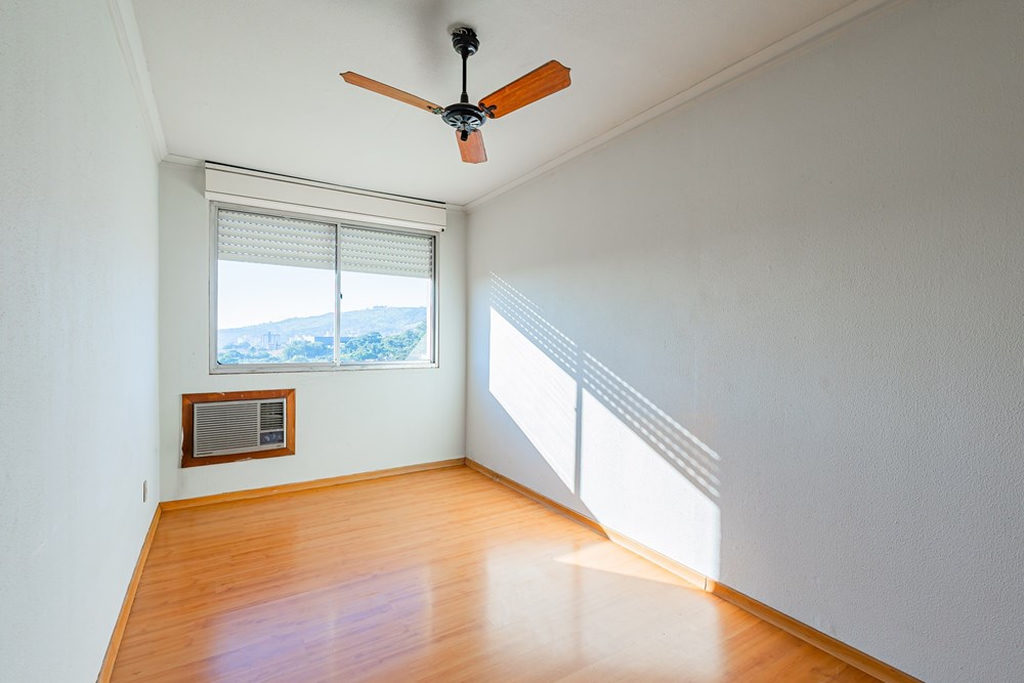 Apartamento para venda no bairro Jardim Itu Sabará em Porto Alegre