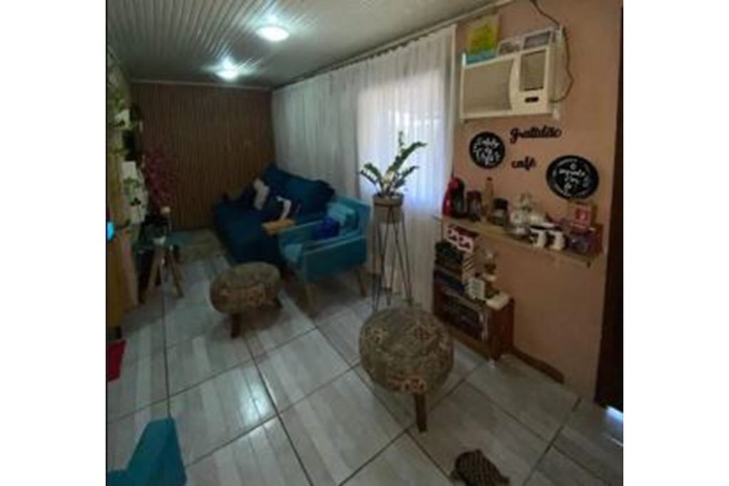 Casa para venda no bairro Guajuviras em Canoas