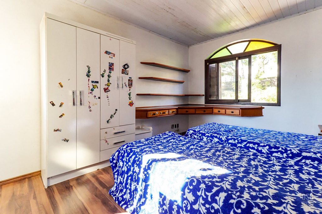 Casa para venda no bairro Santo Antônio em Porto Alegre