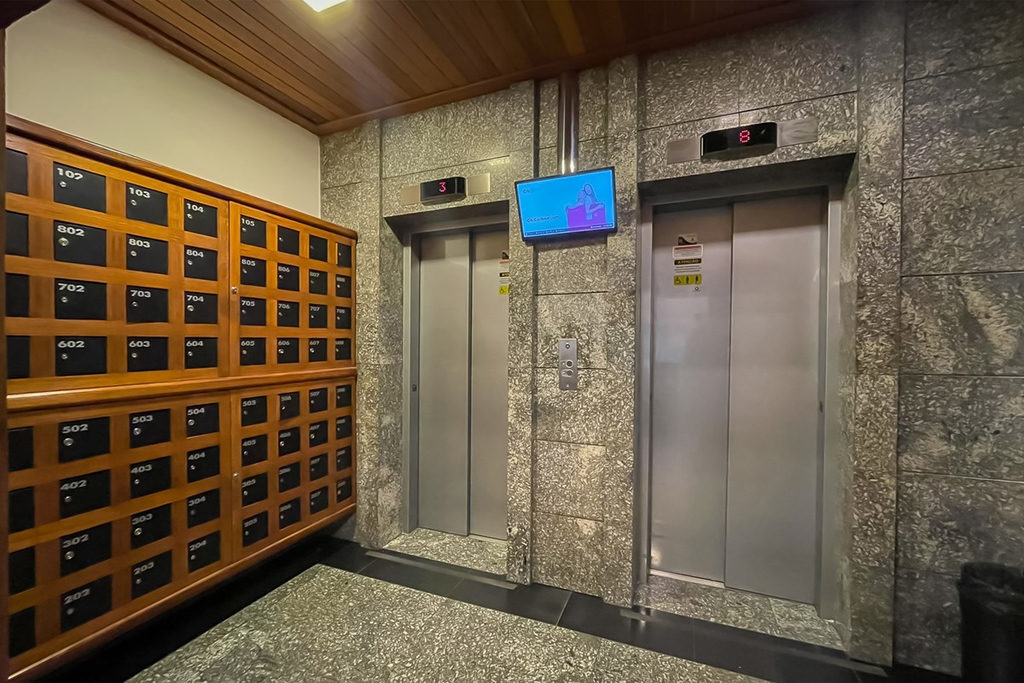 Sala para venda no bairro Petrópolis em Porto Alegre