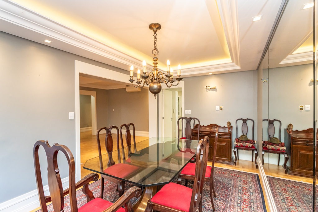 Apartamento para venda no bairro Moinhos de Vento em Porto Alegre