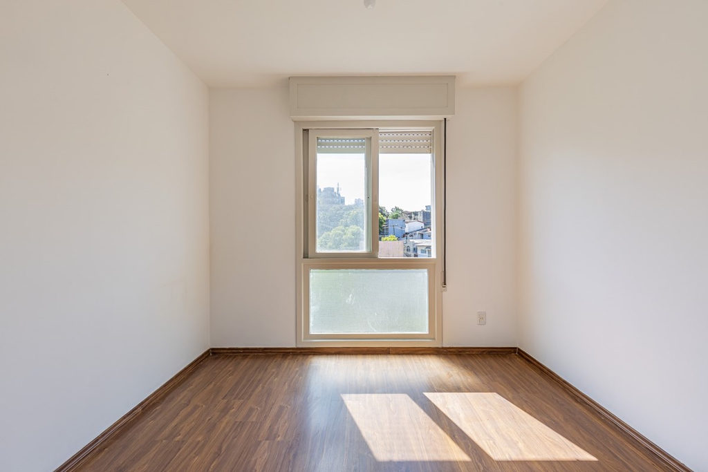 Apartamento para venda no bairro Passo da Areia em Porto Alegre