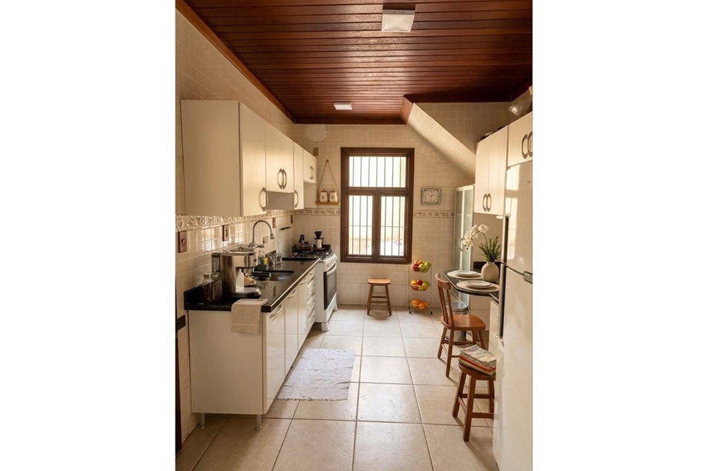 Casa para venda no bairro Azenha em Porto Alegre