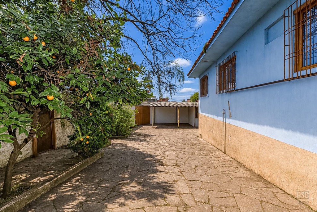 Casa para venda no bairro Vila Jardim em Porto Alegre