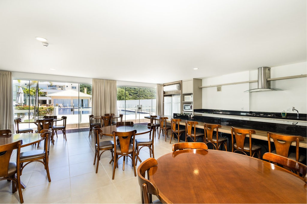 Cobertura, 3 quartos, 207 m² - Foto 2