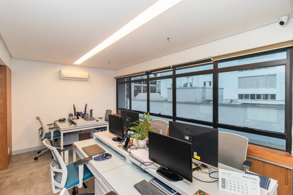 Sala para venda no bairro Moinhos de Vento em Porto Alegre
