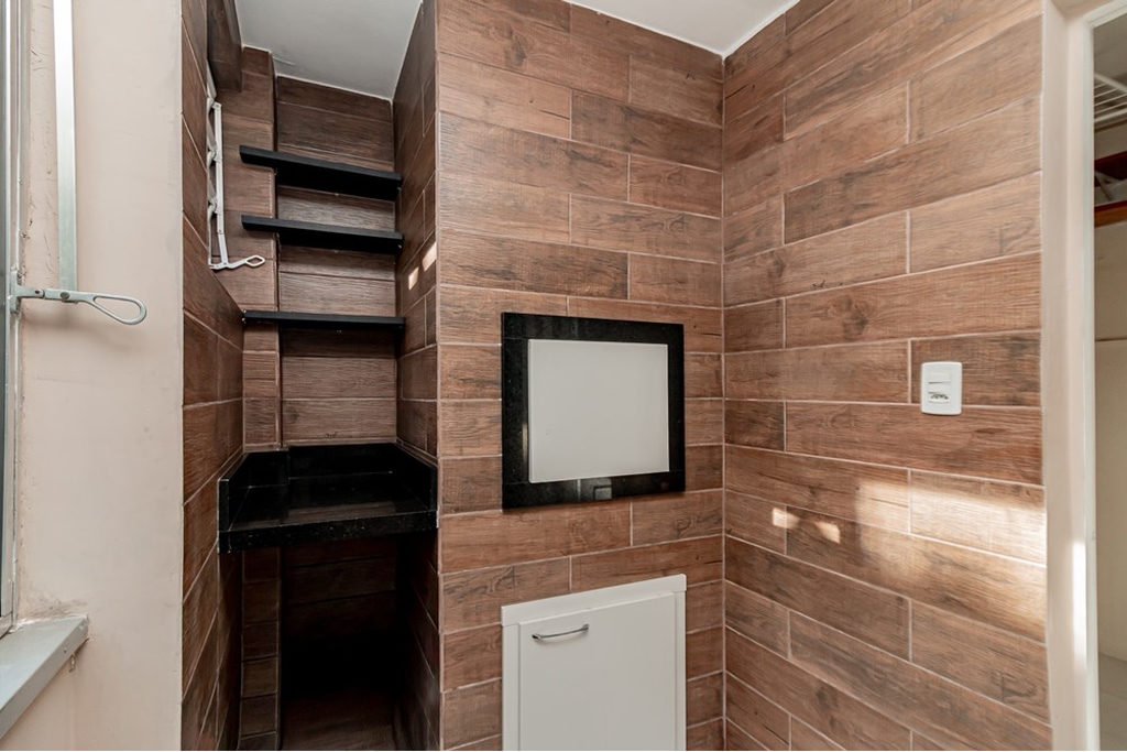 Apartamento para venda no bairro Medianeira em Porto Alegre