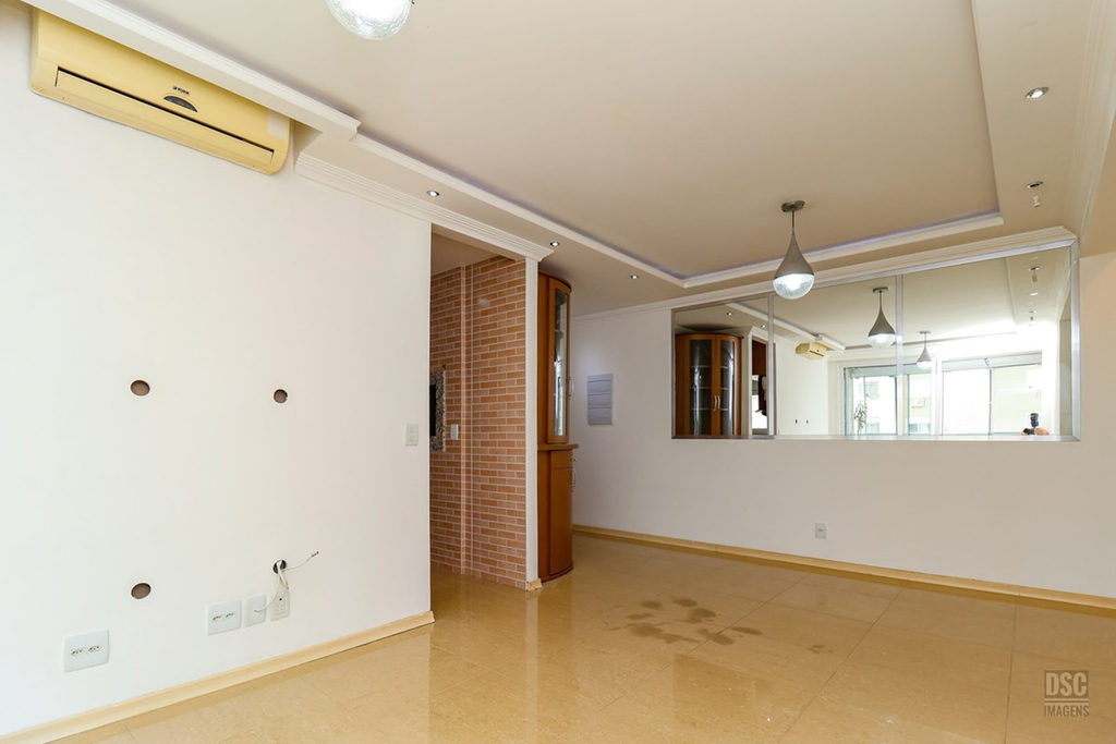 Apartamento para venda no bairro Passo da Areia em Porto Alegre