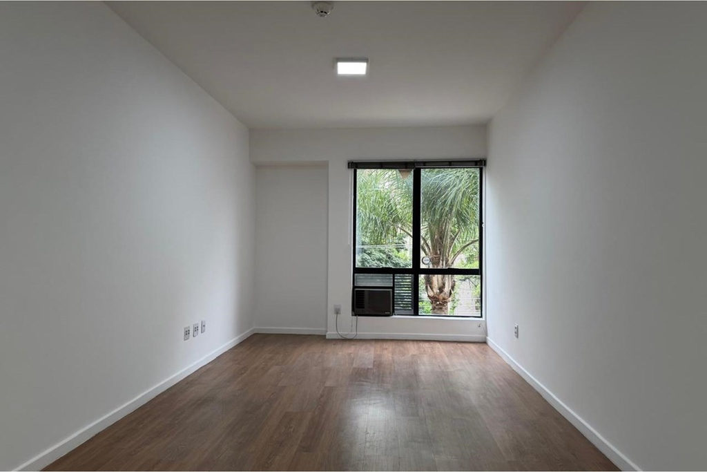 Sala para venda no bairro Petrópolis em Porto Alegre