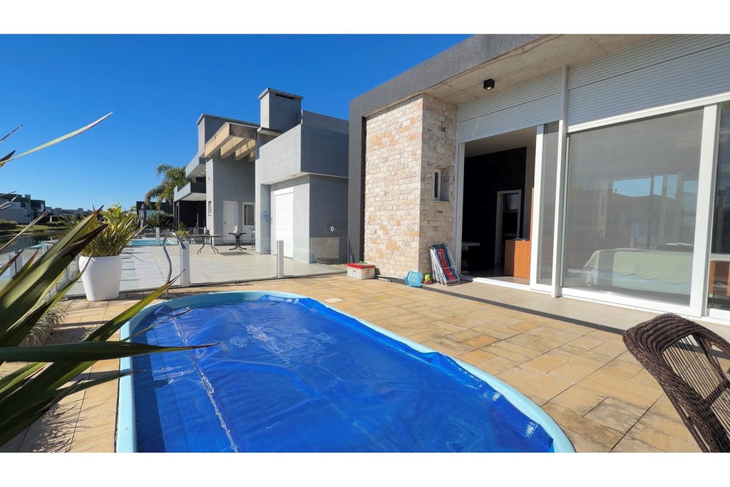 Casa em Condomínio para venda no bairro Rainha do Mar em Xangri-Lá