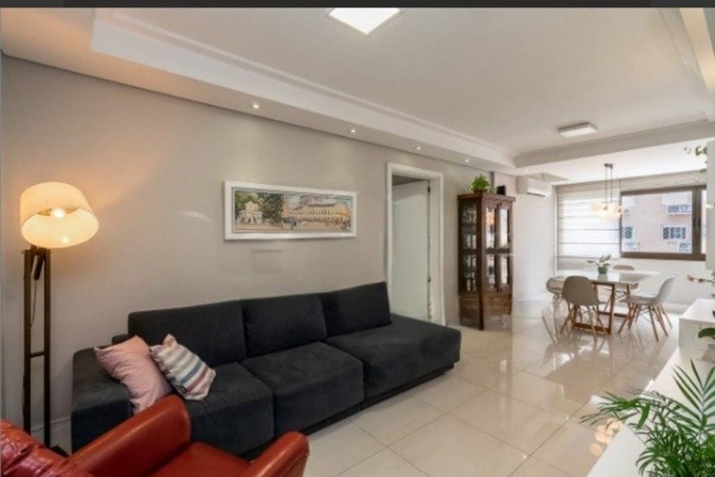 Apartamento para venda no bairro Vila Ipiranga em Porto Alegre