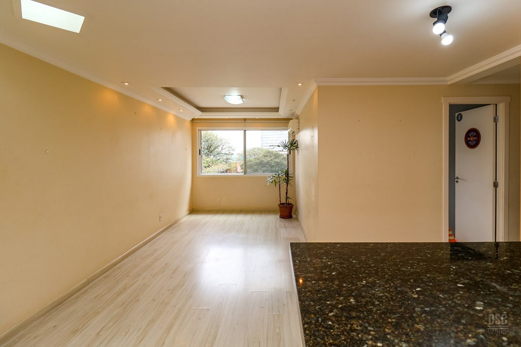 Apartamento para venda no bairro Vila Ipiranga em Porto Alegre