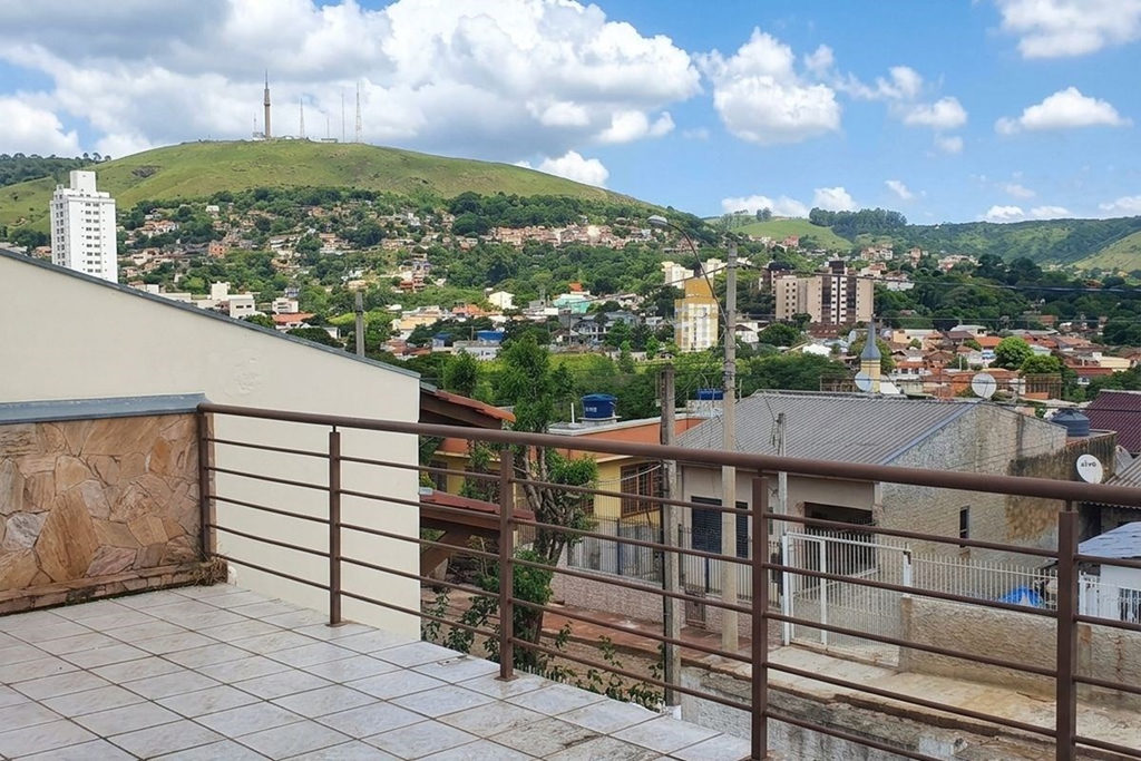 Casa para venda no bairro Partenon em Porto Alegre