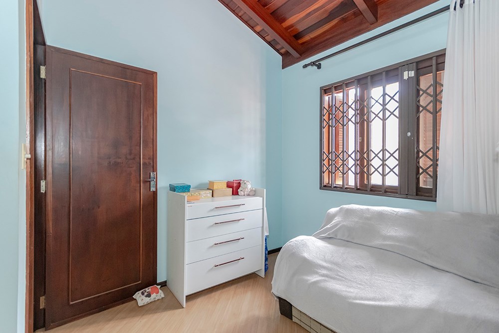 Casa para venda no bairro Jardim Itu Sabará em Porto Alegre