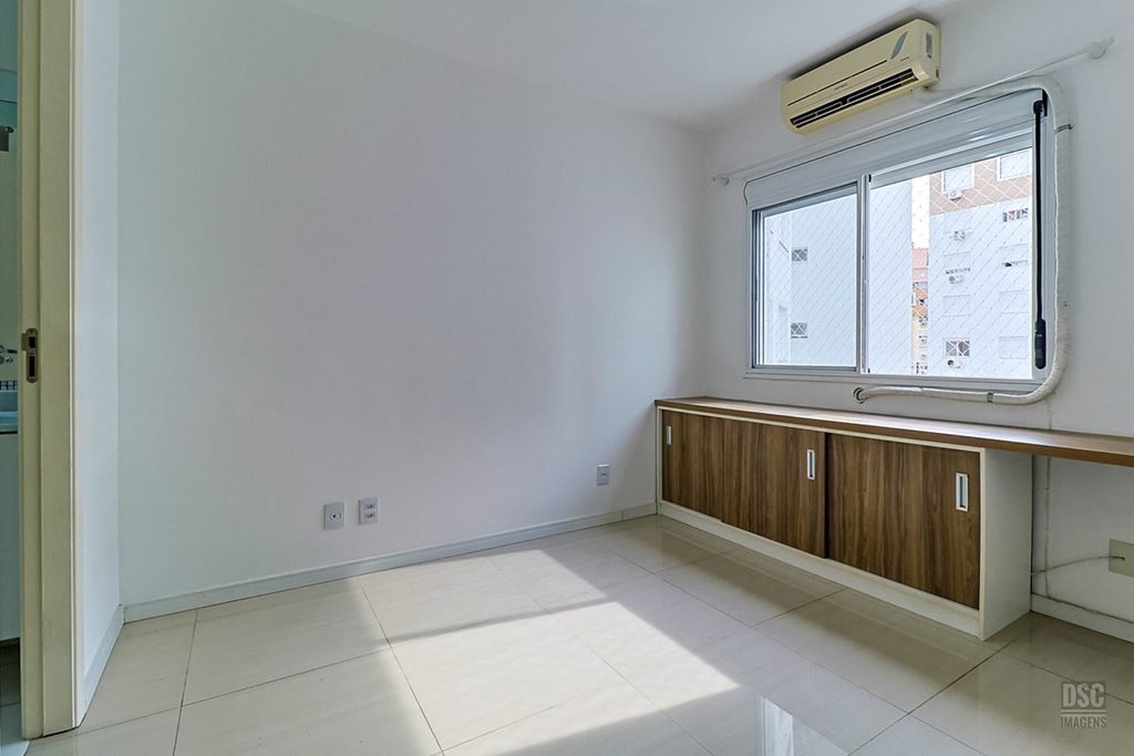 Apartamento para venda no bairro Vila Ipiranga em Porto Alegre