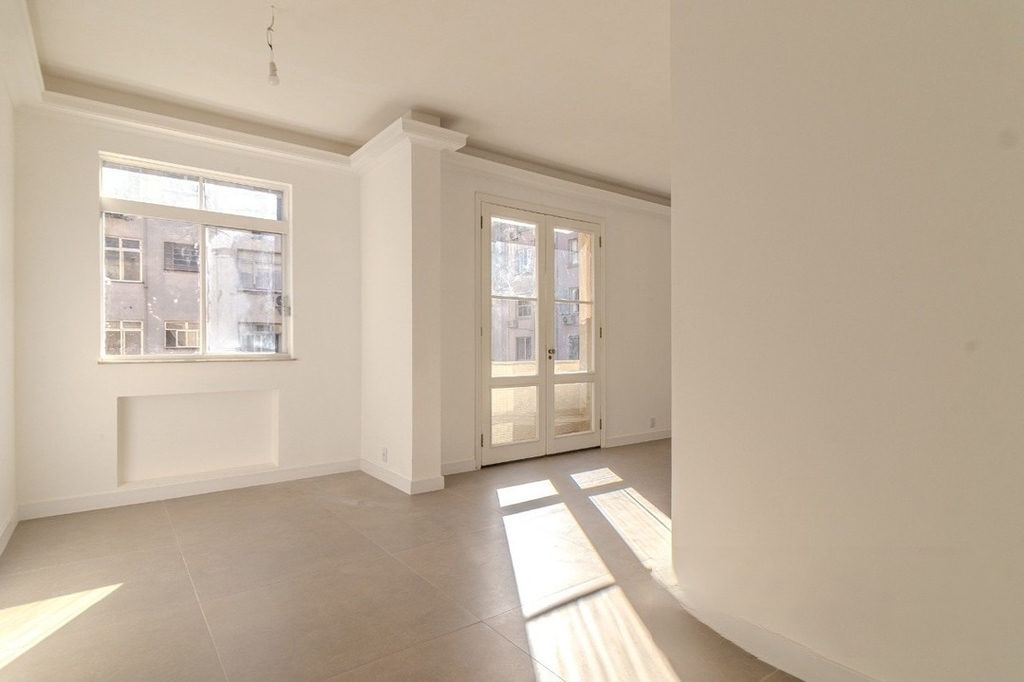 Apartamento para venda no bairro Centro Histórico em Porto Alegre