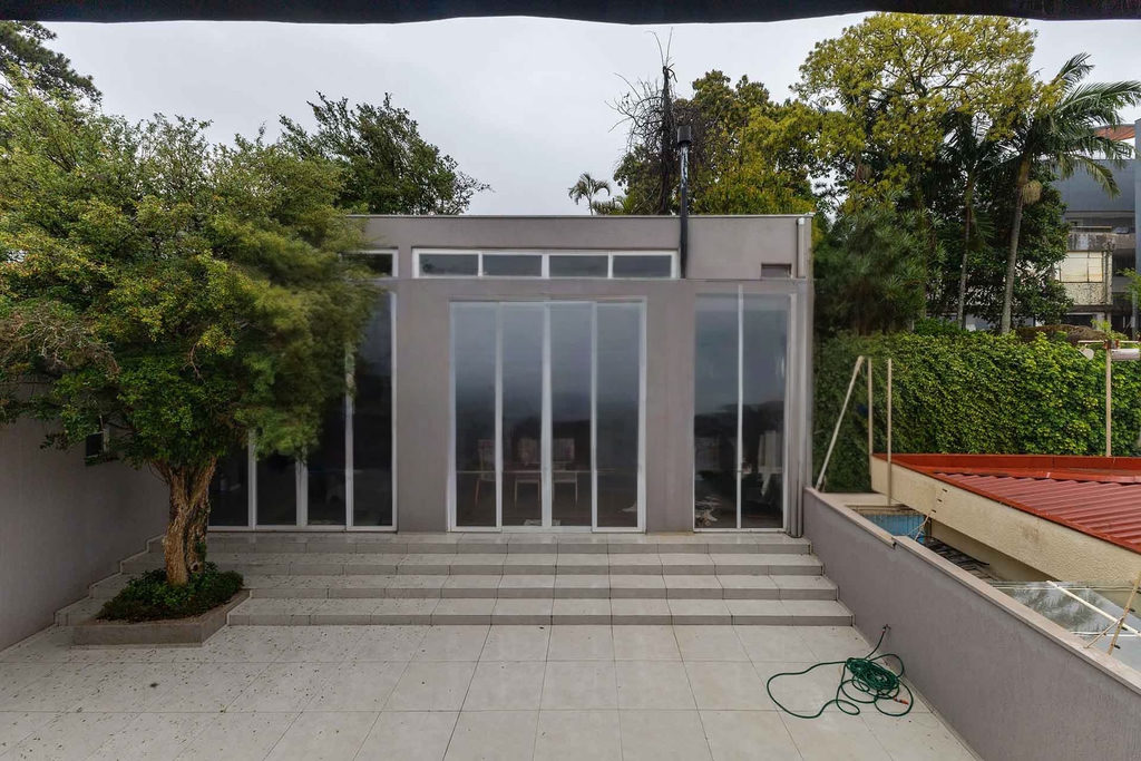 Edifício Comercial para venda no bairro Três Figueiras em Porto Alegre