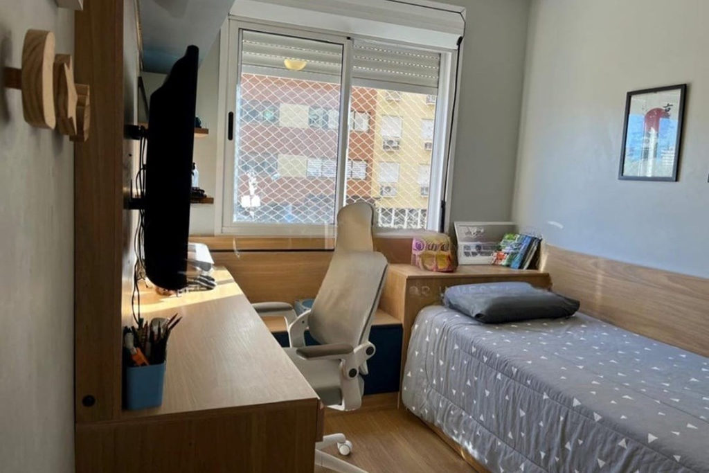 Apartamento para venda no bairro Vila Ipiranga em Porto Alegre
