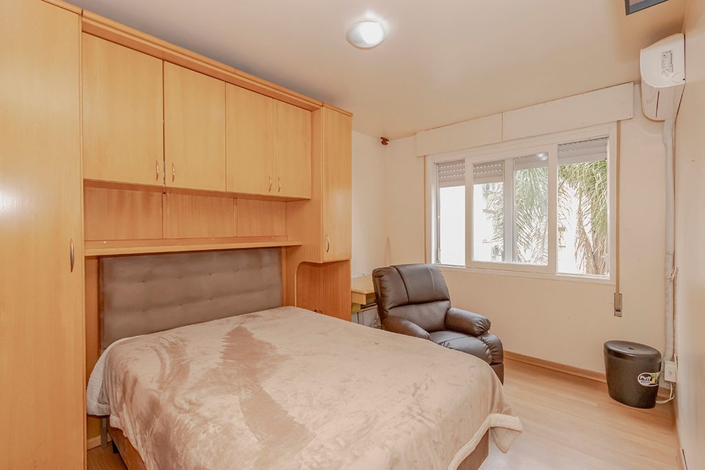 Apartamento para venda no bairro Vila Ipiranga em Porto Alegre
