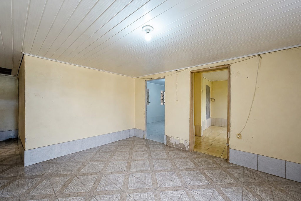 Casa para venda no bairro Guajuviras em Canoas