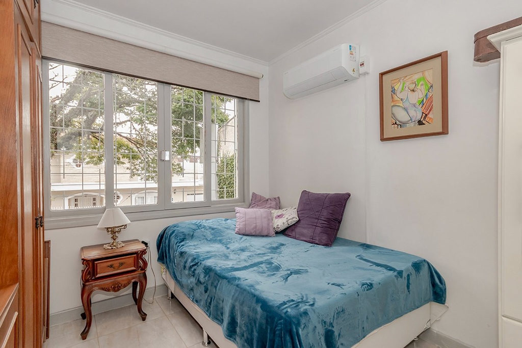 Casa para venda no bairro Três Figueiras em Porto Alegre