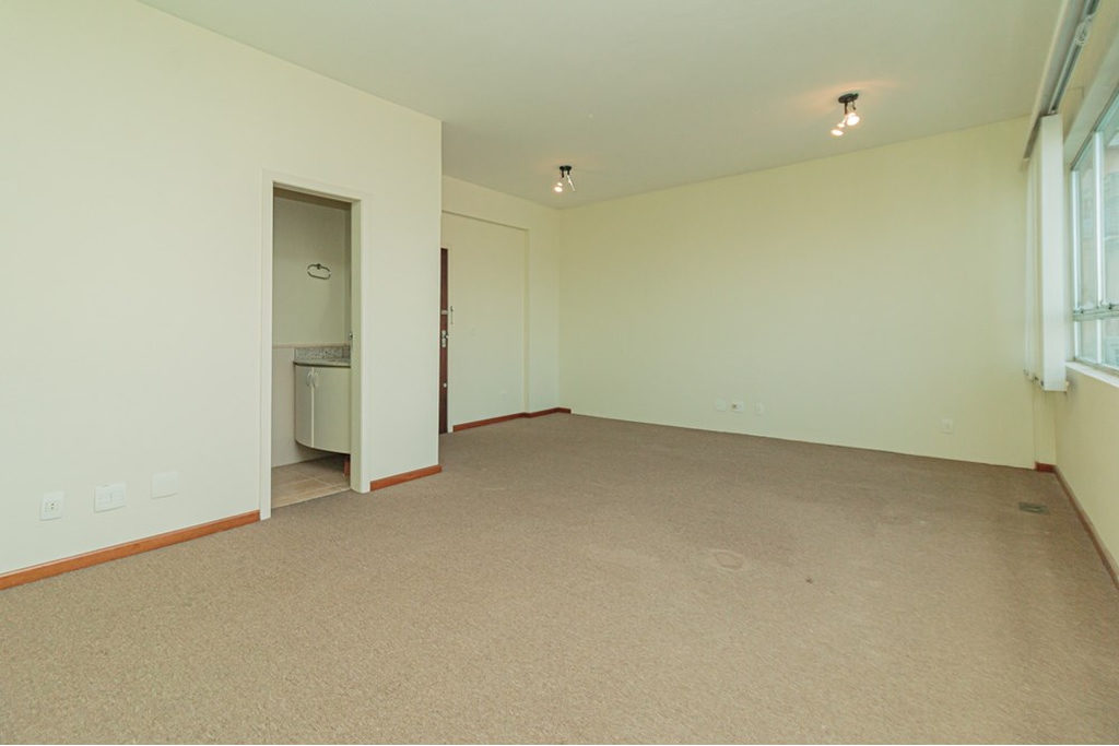 Sala para venda no bairro Petrópolis em Porto Alegre