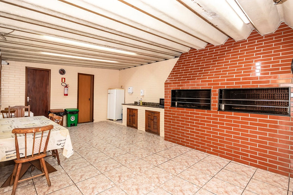 Apartamento para venda no bairro Vila Ipiranga em Porto Alegre