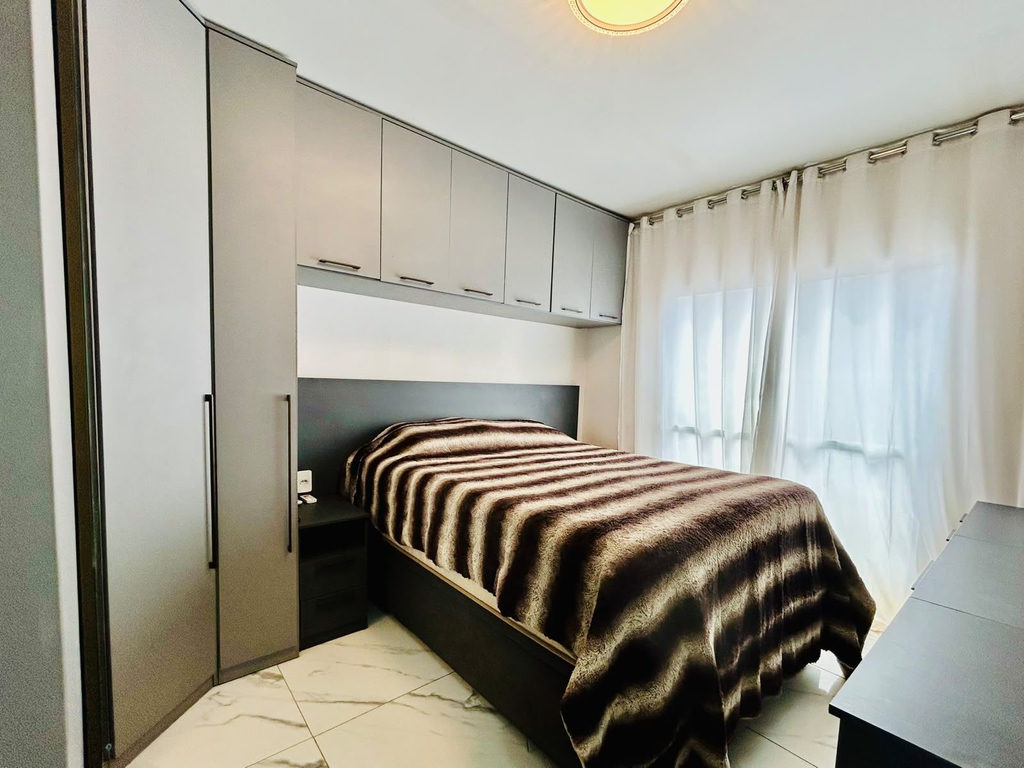 Casa para venda no bairro Vila Nova em Porto Alegre