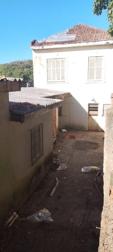 Casa para venda no bairro Santo Antônio em Porto Alegre